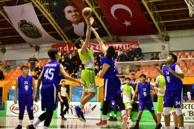 Manisa Büyükşehirin U-16sı şampiyon oldu