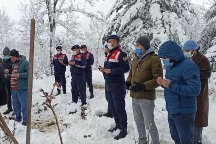 Vefat eden şehit annesi son yolculuğuna uğurlandı