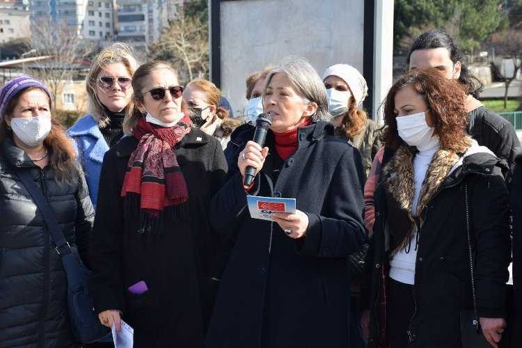 Bursada CHPli kadınlardan durakta şiddete tepki!