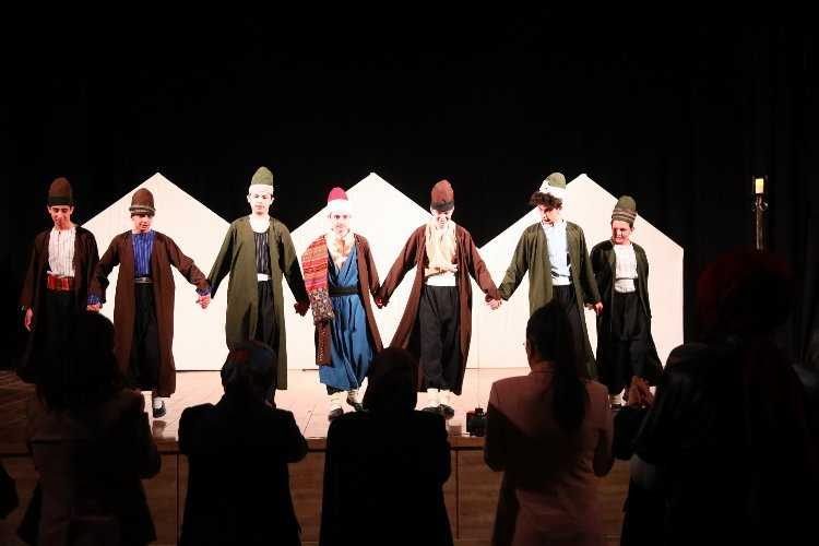 Gaziantepte gençlerin hazırladığı sergi ve tiyatro oyunu vatandaşla buluştu 