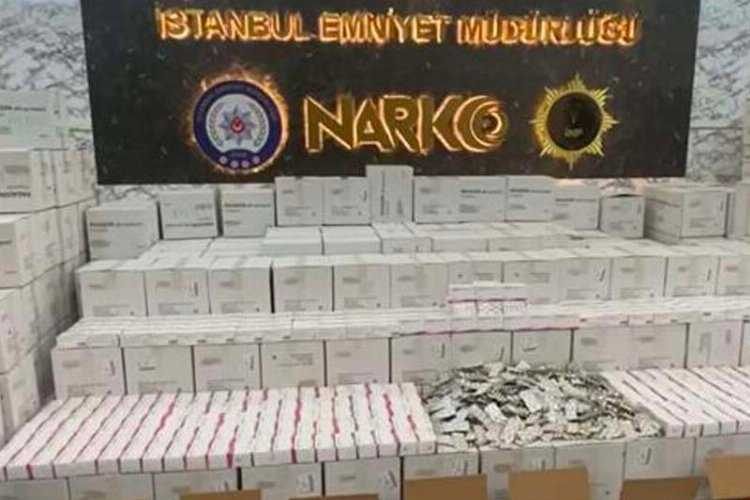 İstanbulda uyuşturucu operasyonu: Matbaadan binlerce hap çıktı!