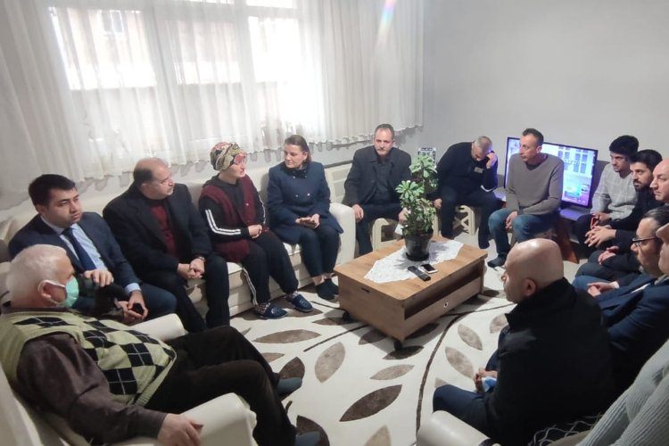 Kocaeli İzmitte Başkan Hürriyet, Körfezli Özsoy ailesinin acısını paylaştı