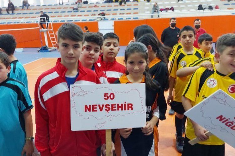 Niğdede Küçükler Badminton Turnuvası sonuçlandı