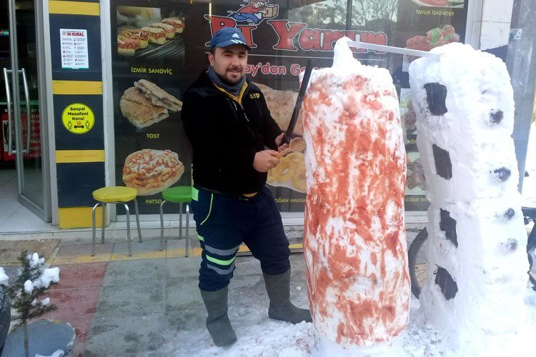 Afyonkarahisarda buzdan döner ilgi çekiyor!