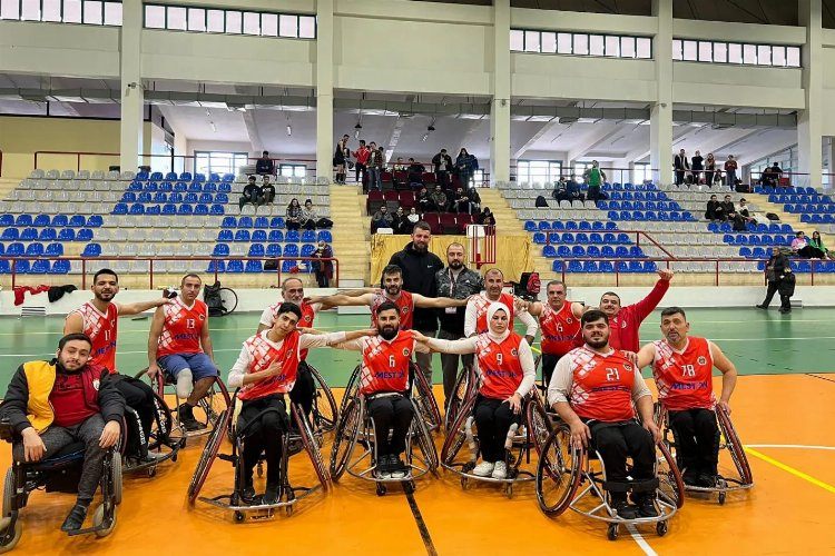 Malatyada voleybol ve basketbol takımları galibiyet serisine devam ediyor 