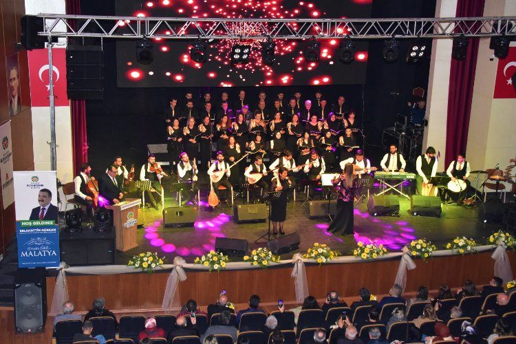 Malatyada Gönül Cemresi Türk Halk Müziği Konserine yoğun katılım 