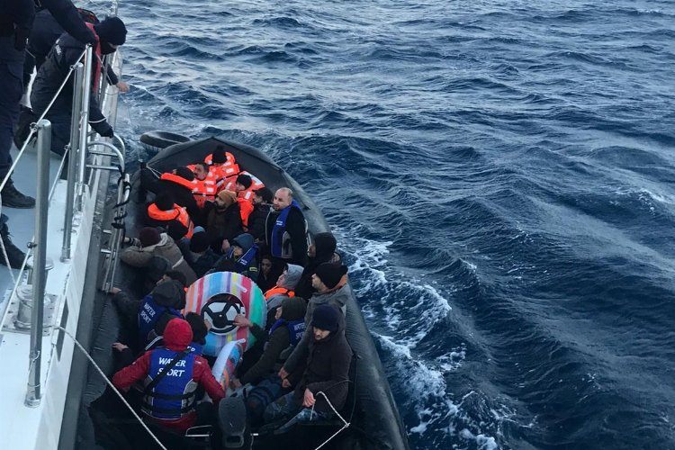 Muğla Marmariste 25 düzensiz göçmen yakalandı