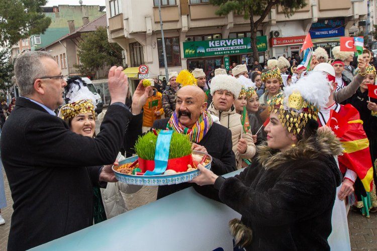 Bursada Nevruz coşkusu ilçelerde yaşatılıyor