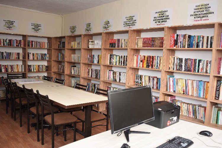 İzmir Kemalpaşada 5 bin 500 kitaplı Kardelenler Kütüphanesi
