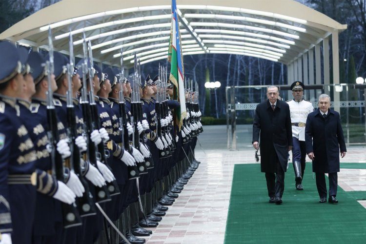 Özbekistan Kök Sarayda Cumhurbaşkanı Erdoğana resmi tören