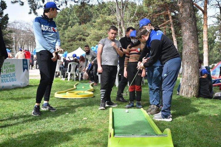 Bursada otizme sporlu farkındalık