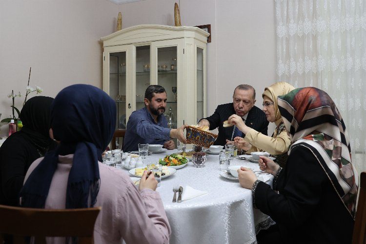 Cumhurbaşkanı Erdoğan, İstanbul Ümraniyede oruç açtı