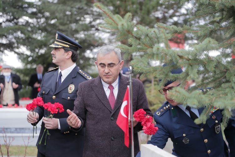 Kütahya Polis Şehitliğinde anma programı