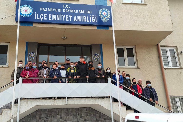 Bilecik Pazaryerinde öğrencilerden 10 Nisan ziyareti