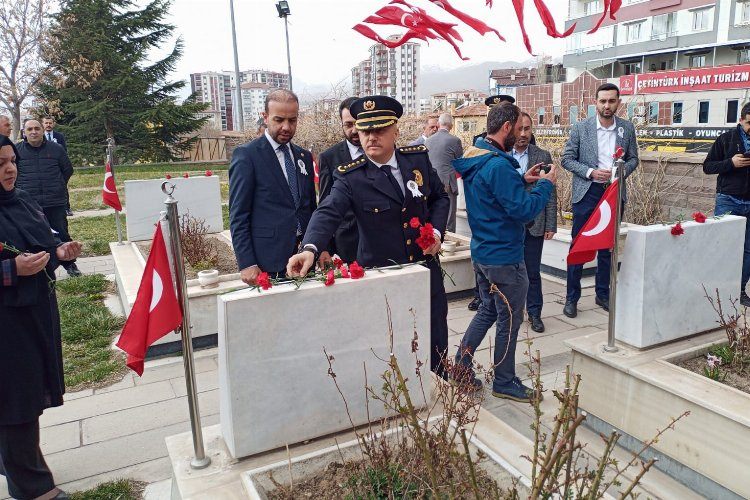 Niğdede polislerden şehitlik ziyareti