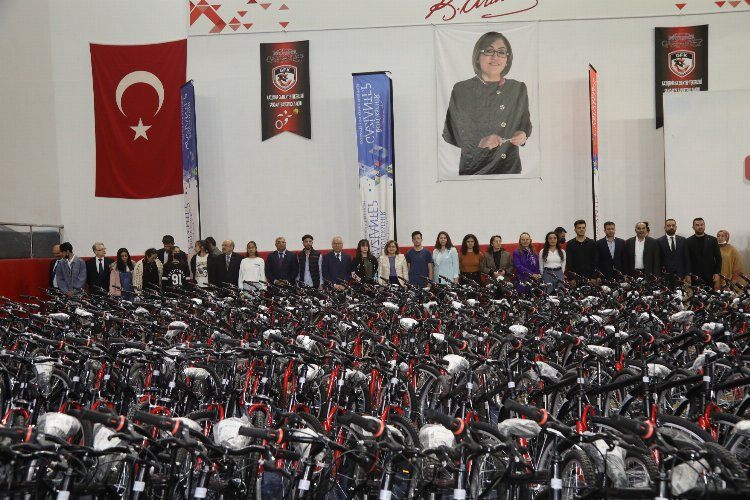 Gaziantep Büyükşehirden gençlere 500 bisiklet 