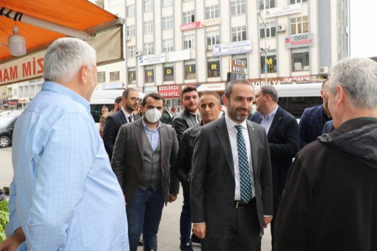 Rize AK İl Başkanı İshak Alimden Pazar esnafına ziyaret