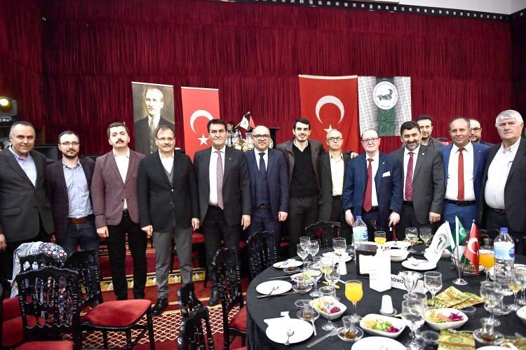 Bursa Osmangazide Batı Trakya camiası iftarda buluştu