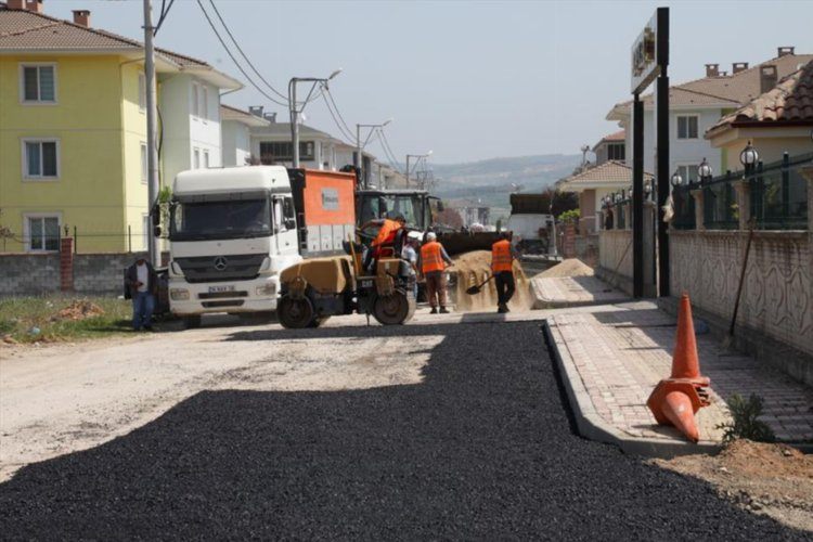 Bursa İnegölde 8 sokakta 4 km yol yenileniyor