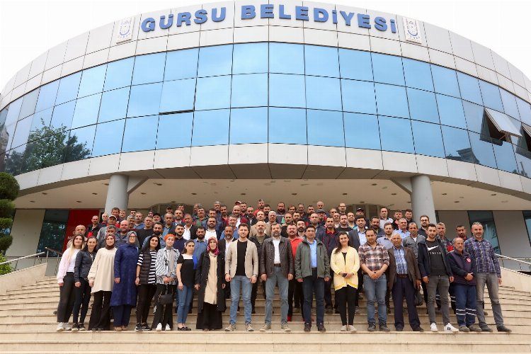 Bursa Gürsuda işçilere çifte bayram