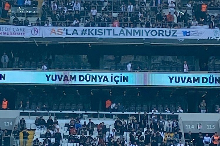 Beşiktaştan ASla Kısıtlanmıyoruz pankartı