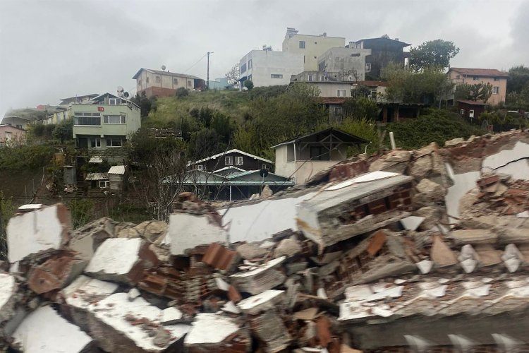 Bursada Mudanya Ayazma sahilinden yıkıma karşı durdular