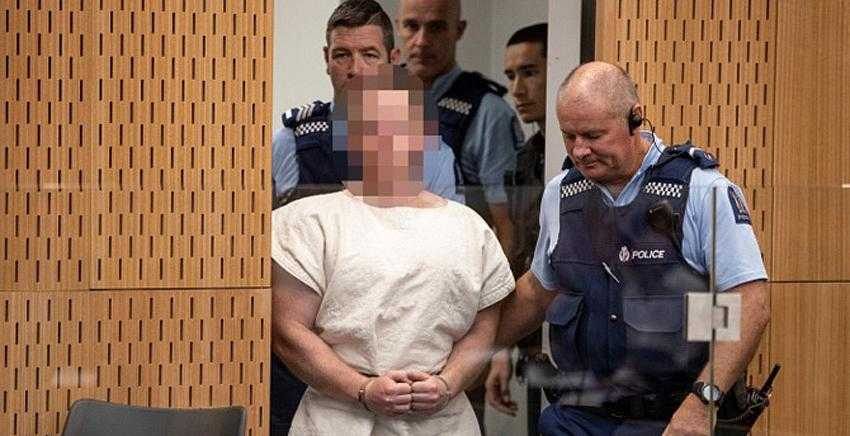 Yeni Zelanda saldırısının zanlısı mahkemeye çıktı