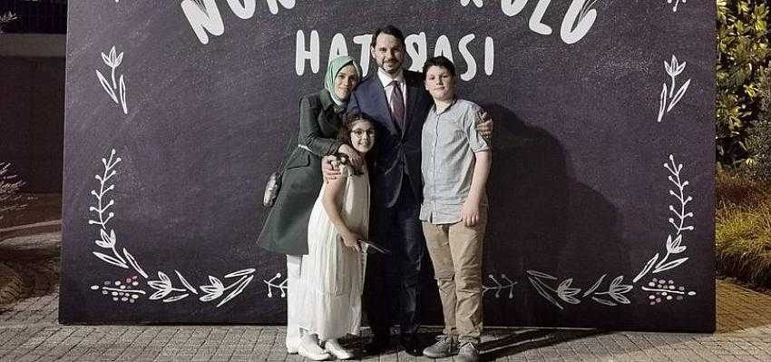 Bakan Berat Albayrak aile fotoğrafı paylaştı