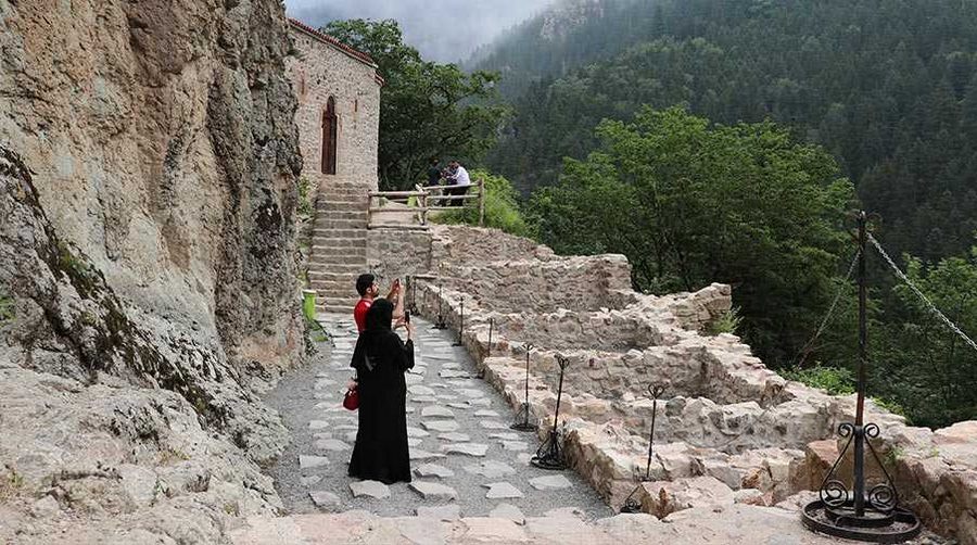 Aya Varvara Manastırı