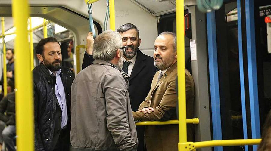 Başkan Aktaş, metroda vatandaşların sorunlarını dinledi