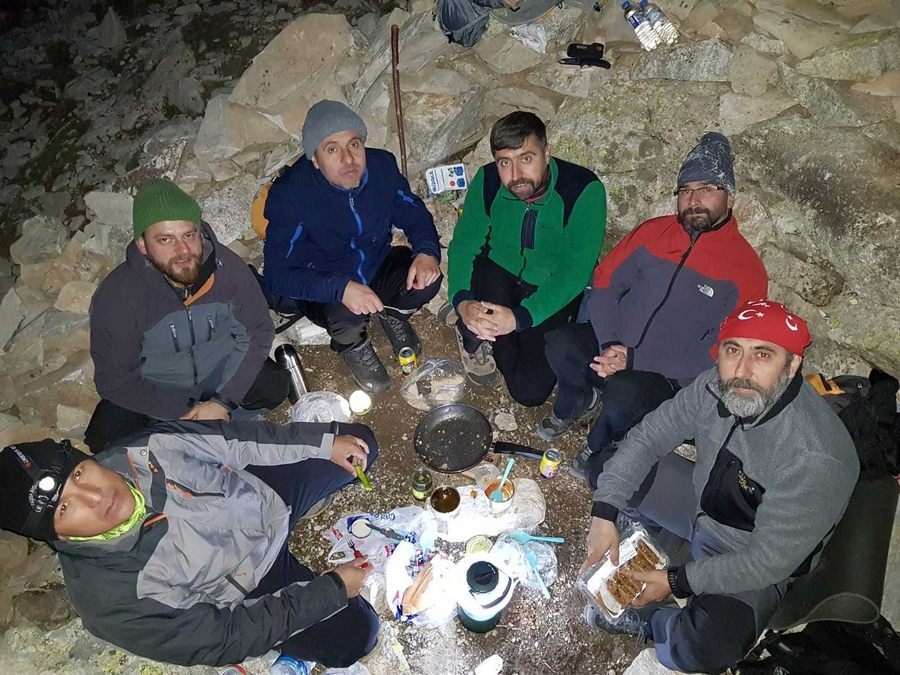 Bursalı dağcılardan 2543 metrede iftar