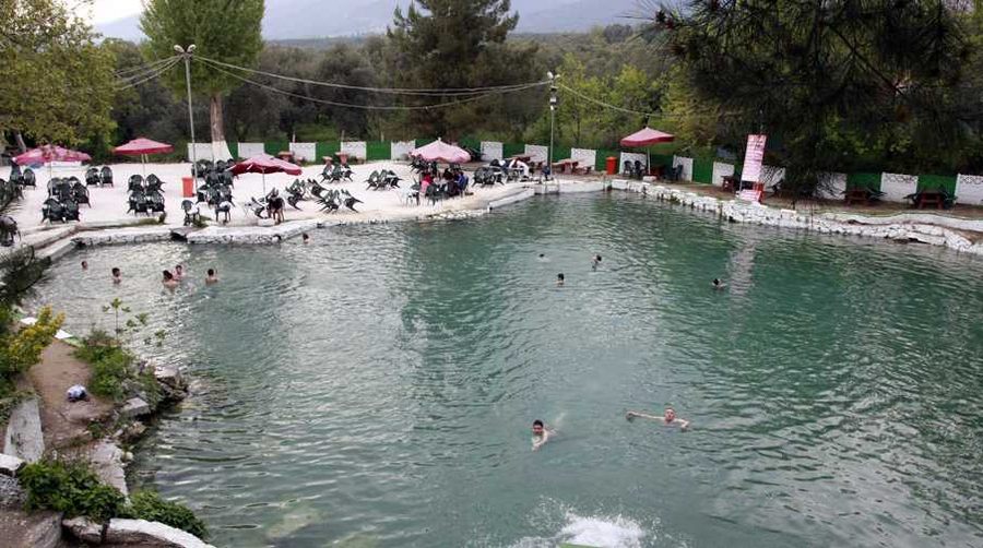 Kerameti bol, doğal havuzlu bir Bursa kaplıcası