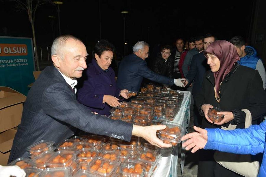 Mevlit Kandili’nde lokma ve tatlılar Nilüfer Belediyesi’nden