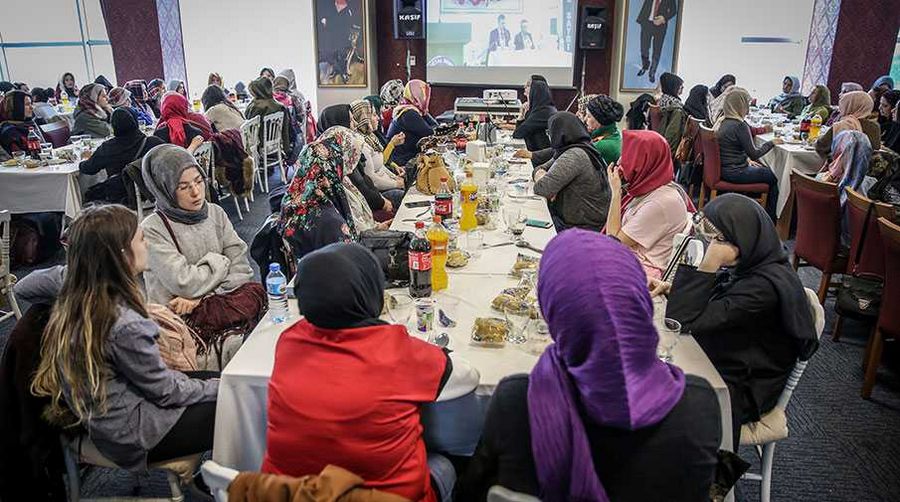 Trafik kazasında hayatını kaybeden 7 metal işçisi kadın anıldı