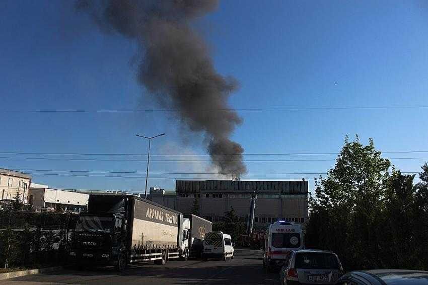 Kocaeli’de bir tekstil fabrikasında yangın çıktı