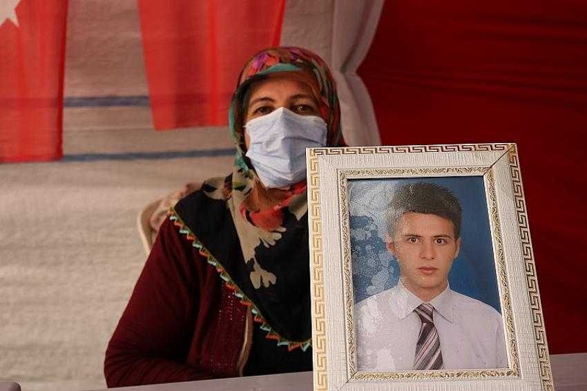 HDP önündeki ailelerin evlat nöbeti 252. gününde