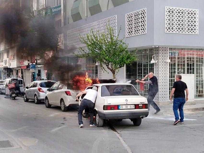 Söke’de yanan otomobil paniğe yol açtı