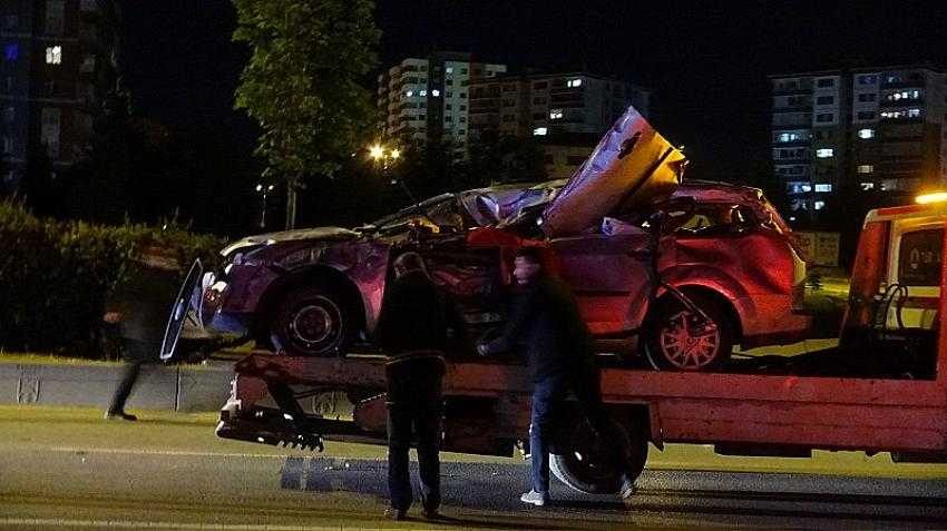 Ankara’da feci kaza! Yol temizleme aracına çarptı...