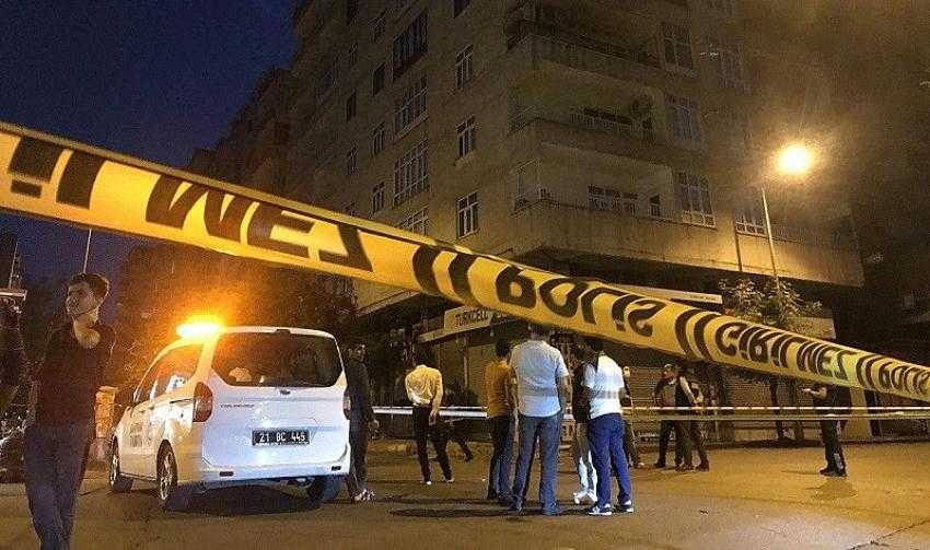 Diyarbakır’da binanın kolonları çatladı, 3 bina tedbiren boşaltıldı