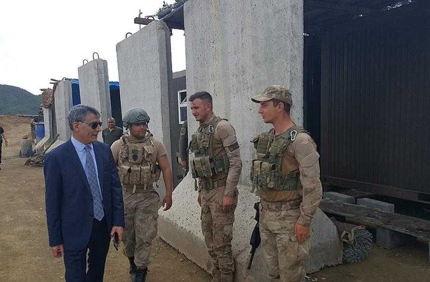 Kaymakam Özkan’dan operasyon bölgesindeki askerlere ziyaret