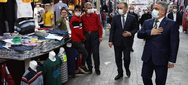 Bursa tarihi çarşıda yüzler gülüyor