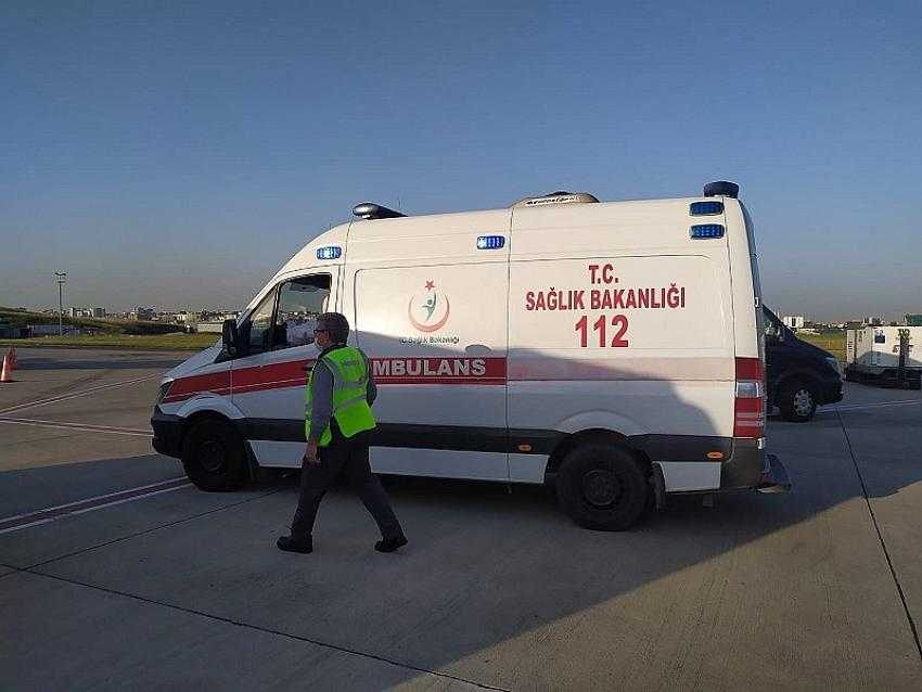 Bakü’deki kanser hastası Türk, ambulans uçakla İstanbul’a getirildi