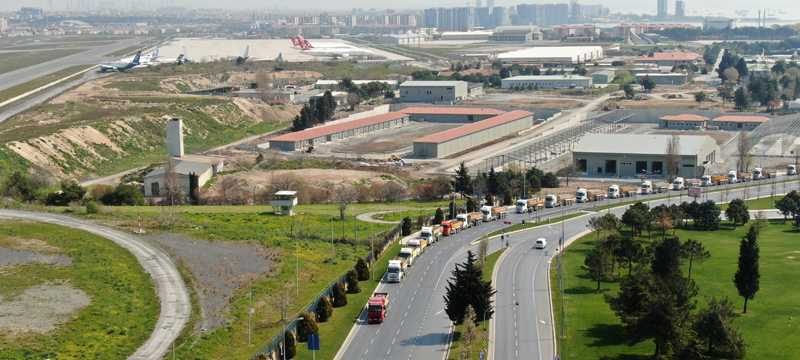 Atatürk Havalimanı’nda kilometrelerce kamyon kuyruğu