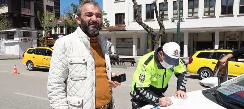 İkinci sokağa çıkma cezasını yedi, tutanağı yırtıp yere attı