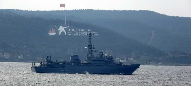Rus keşif gemisi Çanakkale Boğazı’ndan geçti