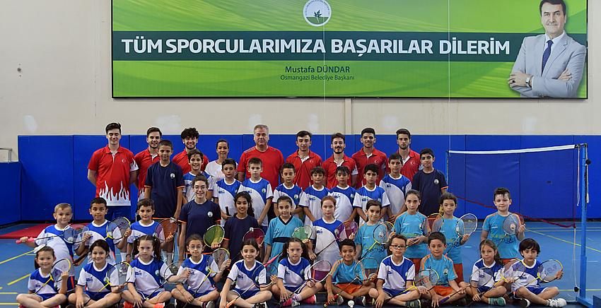 Geleceğin badmintoncuları Osmangazi’de yetişiyor