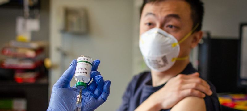 Çin duyurdu! Koronavirüs aşısı için tarih verildi..