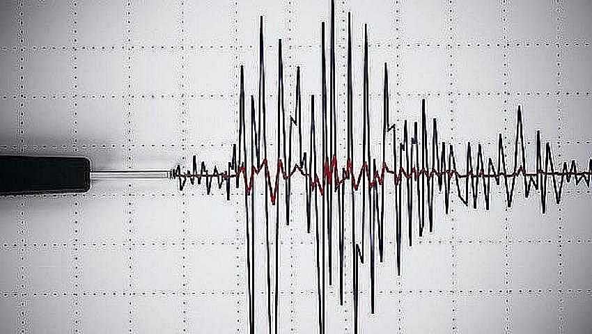 7 büyüklüğünde depremin ardından tsunami uyarısı yapıldı