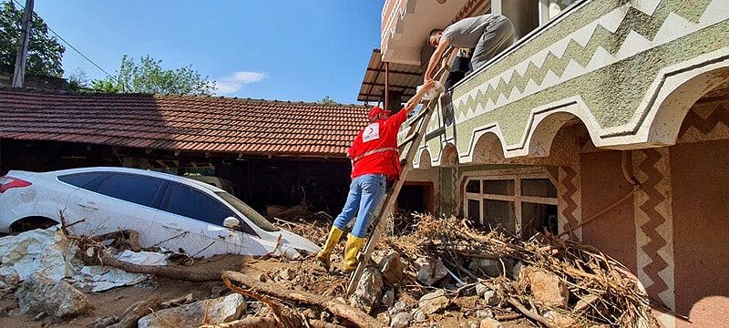 Sel bölgesinde yaralar sarılıyor... Geriye enkaz yığını kaldı