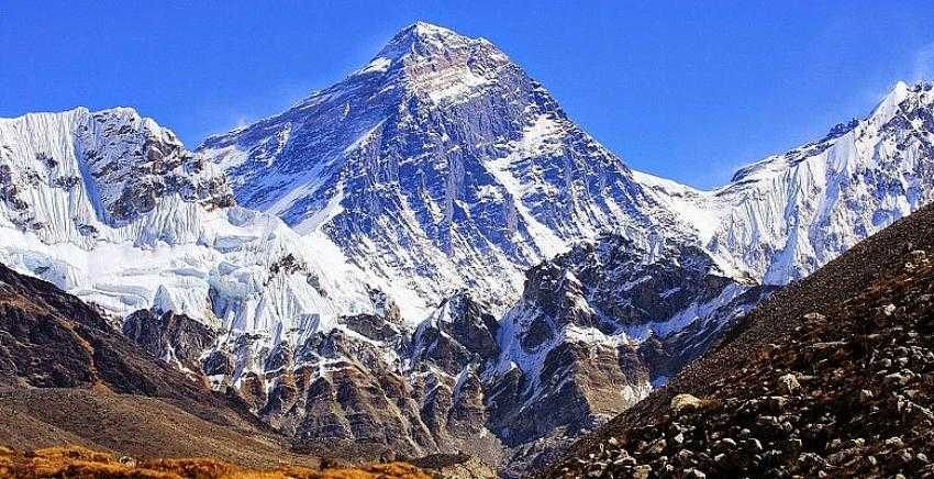 Çin, Everest dağını turistlere kapattı